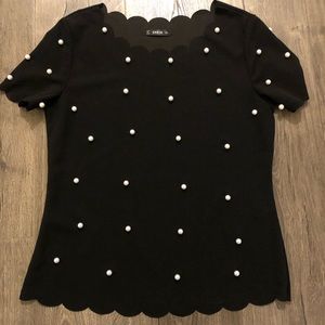Black NWOT scalloped pearl top Large